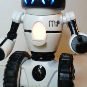 MIP WowWee White Toy Robot